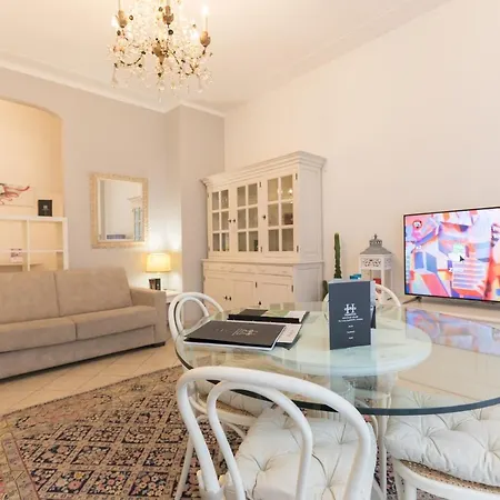 Hemeras Boutique Homes - Super Central Design شقة